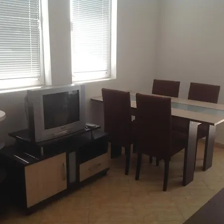 Bravo 5 Holiday Slăntjev Brjag