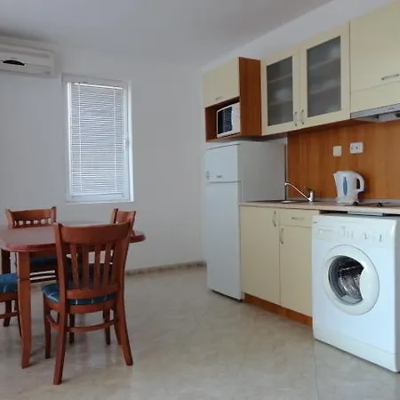 Bravo 5 Holiday Slăntjev Brjag